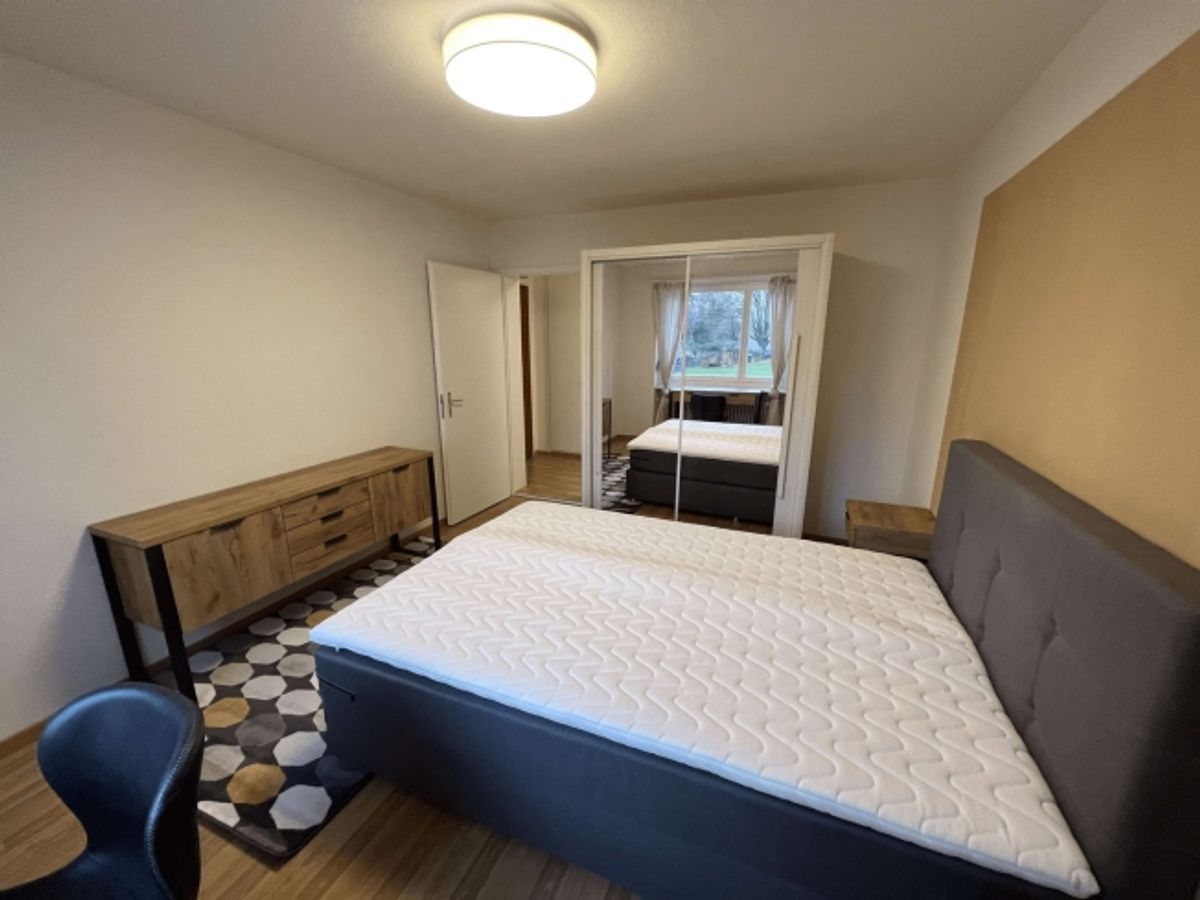Furnished room in modernised apartment in a top location - 0