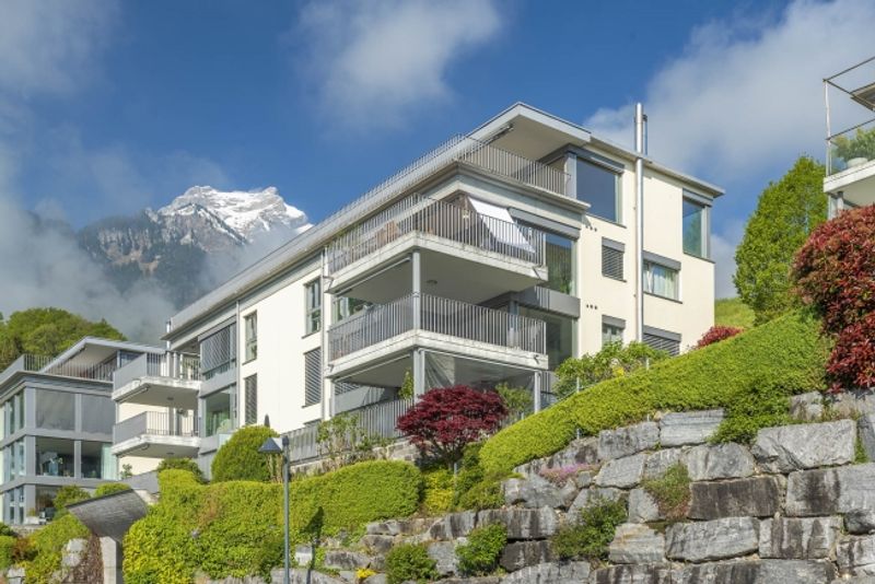 Mieten ohne Kaution - Luxuriöse Terrassen-Attikawohnung in Hergiswil - 2