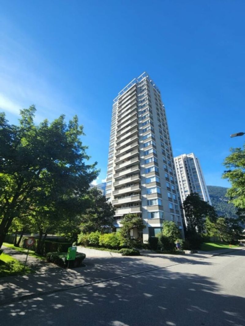 Schöne Wohnung mit herrlicher Aussicht zu den Bergen - 1