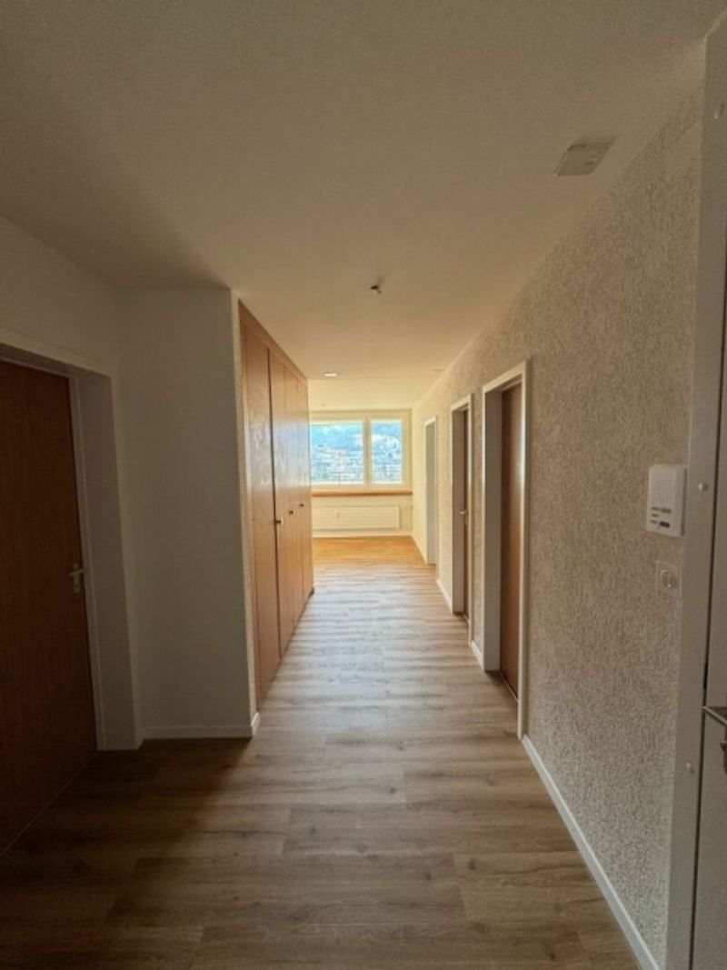 Schöne Wohnung mit herrlicher Aussicht zu den Bergen - 2