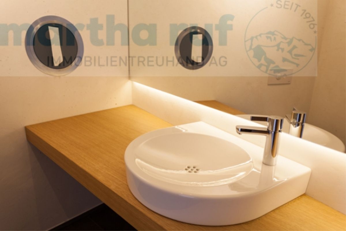 Im Zentrum gelegene, helle 4.5- Zimmer Wohnung mit Lift - 7