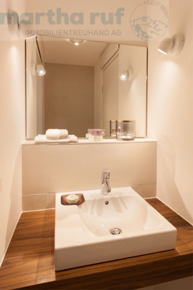 Im Zentrum gelegene, helle 4.5- Zimmer Wohnung mit Lift - 9