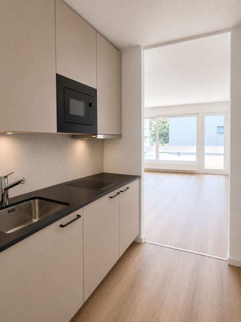 Helle, frisch renovierte Wohnung an zentraler Lage - 3
