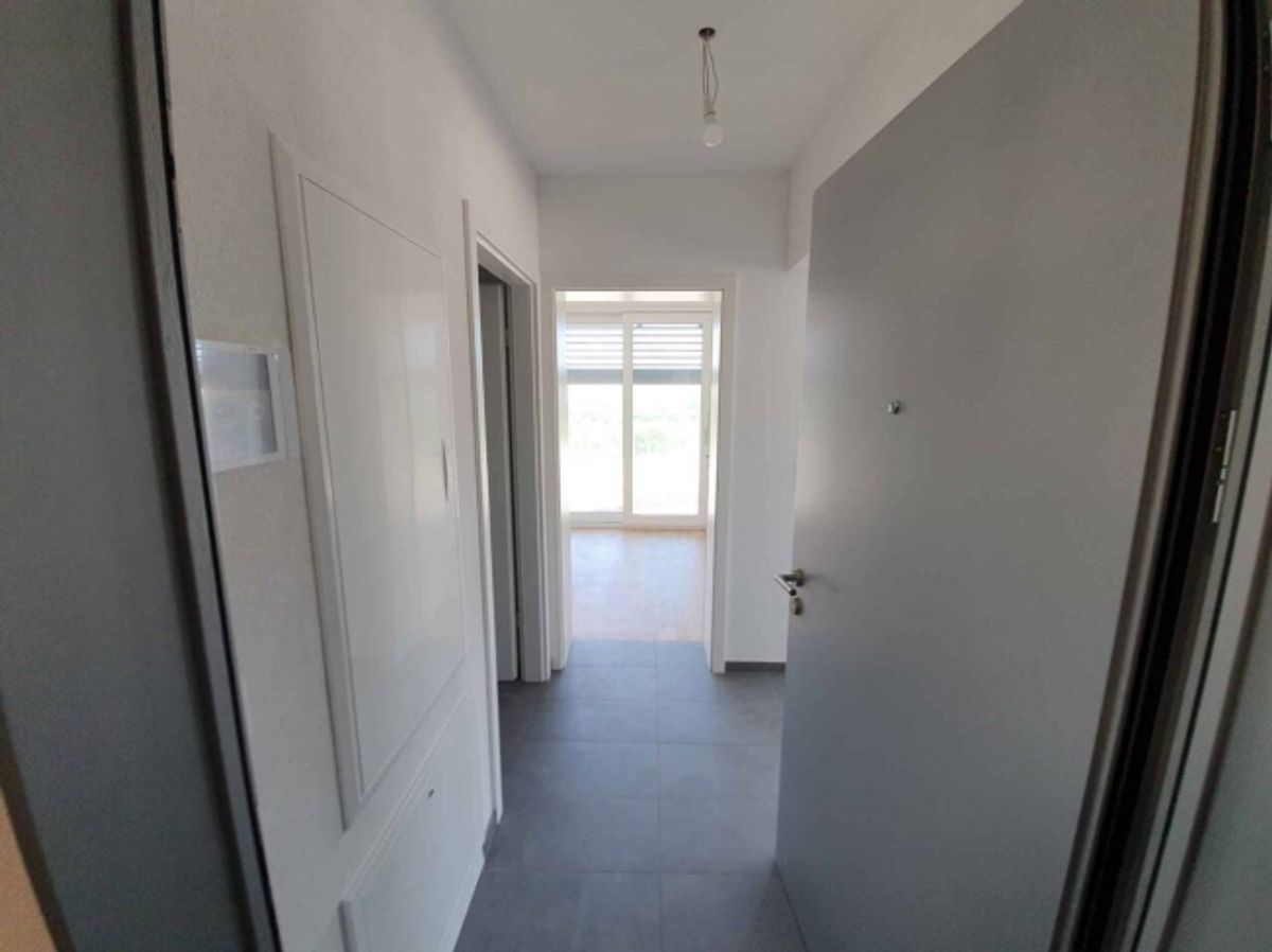Sehr schöne Wohnung im 9. Stock mit Blick auf den Neuenburgersee und das Jura-Gebirge - 1