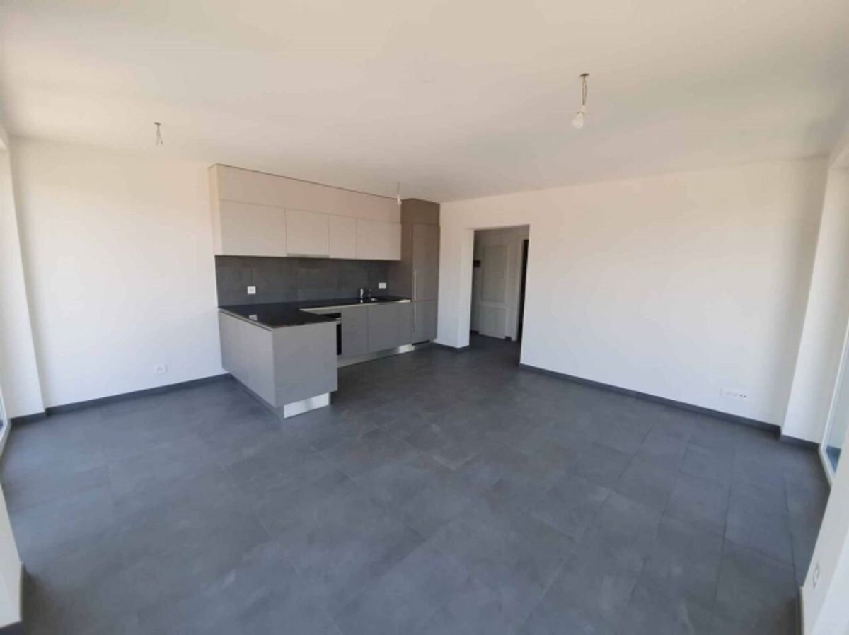 Sehr schöne Wohnung im 9. Stock mit Blick auf den Neuenburgersee und das Jura-Gebirge - 4