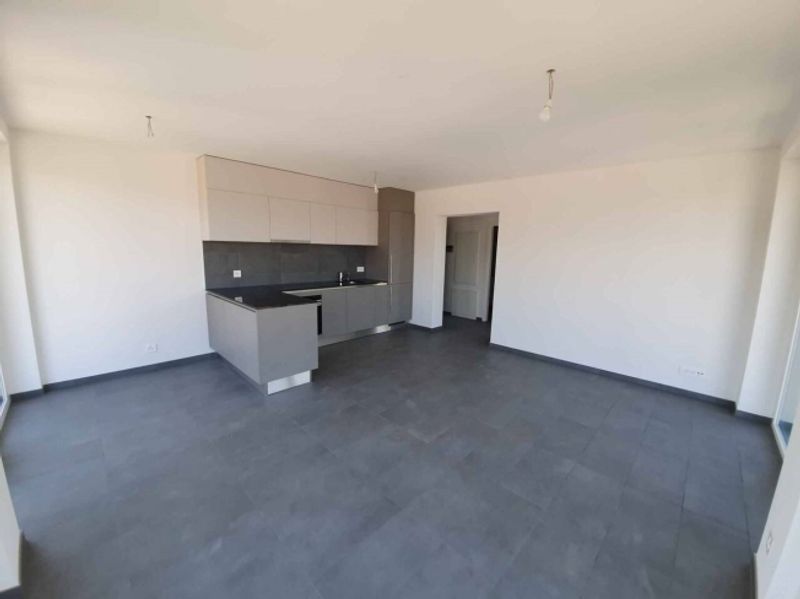Sehr schöne Wohnung im 9. Stock mit Blick auf den Neuenburgersee und das Jura-Gebirge - 5
