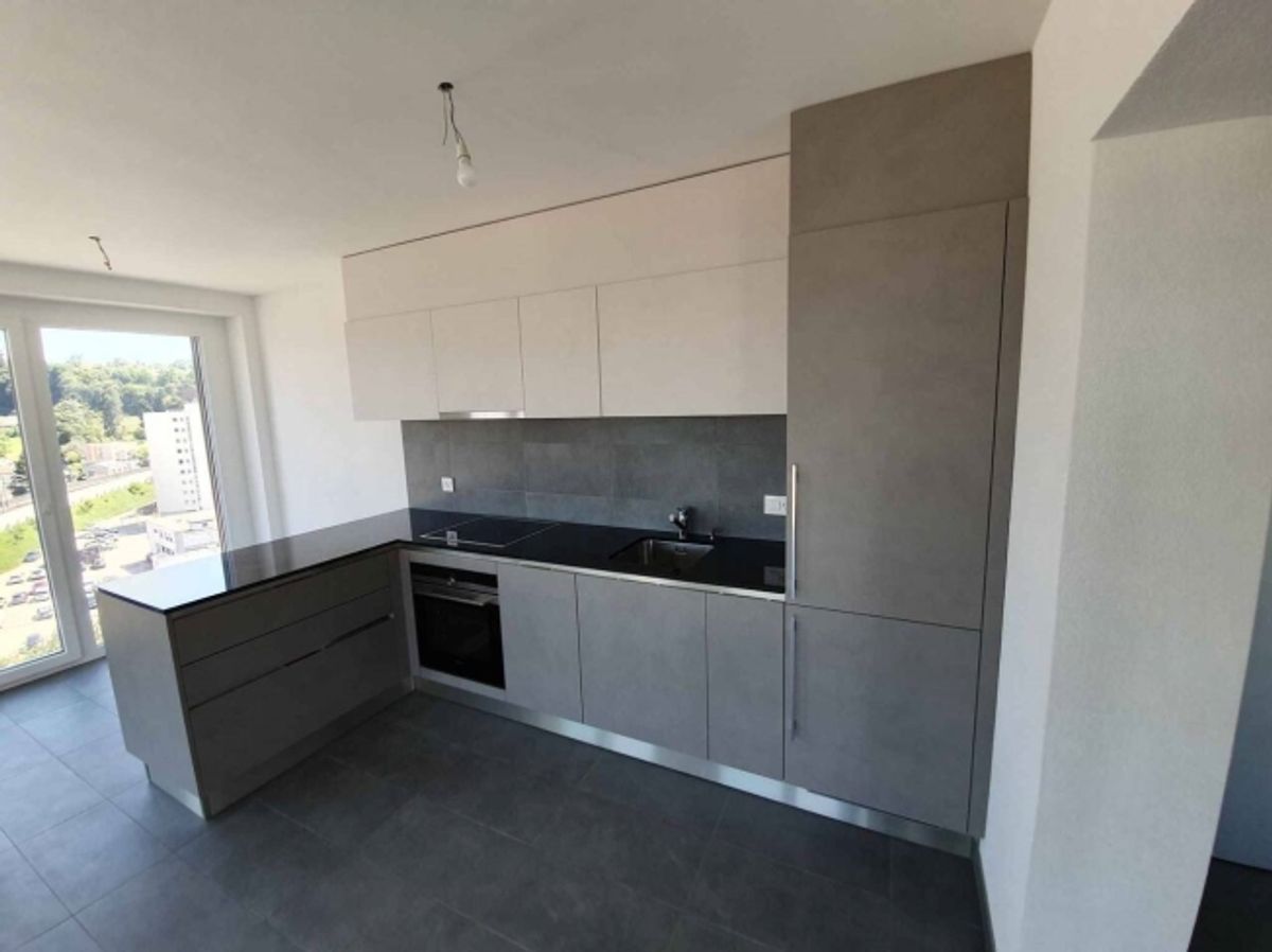 Sehr schöne Wohnung im 9. Stock mit Blick auf den Neuenburgersee und das Jura-Gebirge - 5
