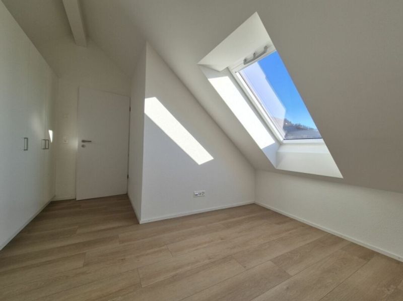 neuwertige 4.5-Zimmer-Maisonette-Wohnung mit Loggia an zentraler Lage in Mels - 5