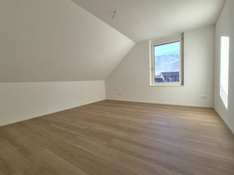neuwertige 4.5-Zimmer-Maisonette-Wohnung mit Loggia an zentraler Lage in Mels - 6
