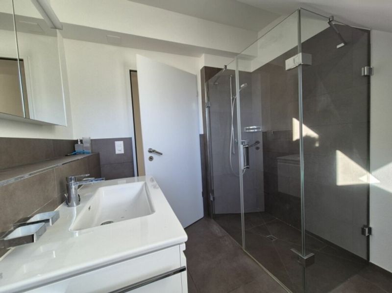 neuwertige 4.5-Zimmer-Maisonette-Wohnung mit Loggia an zentraler Lage in Mels - 7