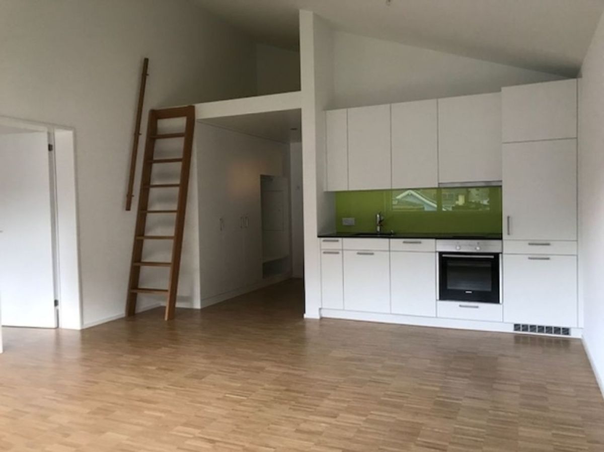 coole 2.5 Zimmer-Dachwohnung - 0
