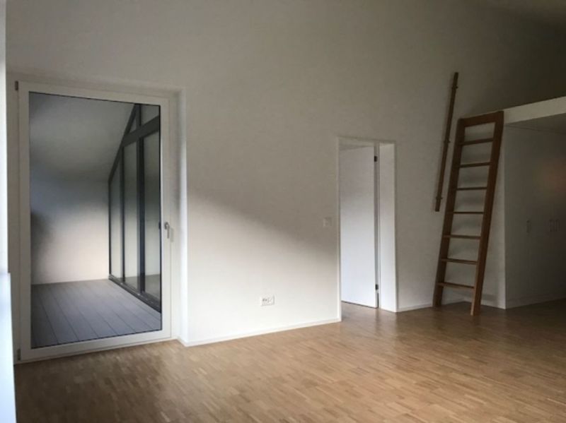 coole 2.5 Zimmer-Dachwohnung - 2