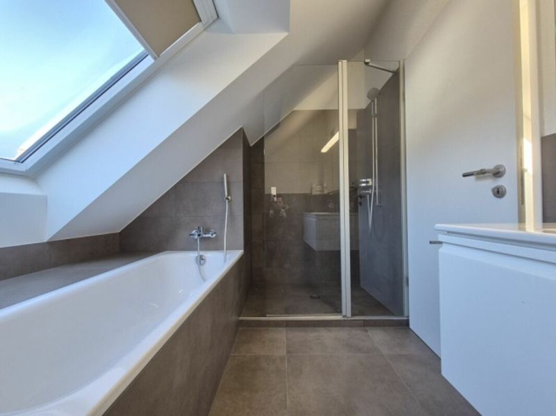 neuwertige 4.5-Zimmer-Maisonette-Wohnung mit Loggia an zentraler Lage in Mels - 9