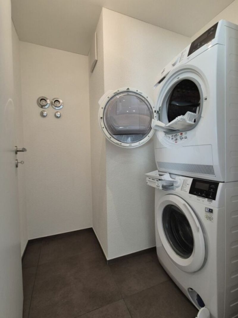 neuwertige 4.5-Zimmer-Maisonette-Wohnung mit Loggia an zentraler Lage in Mels - 10