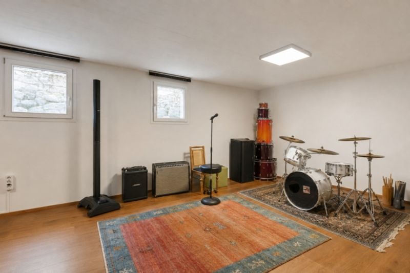 6.5-Zimmer-Haus - ruhig gelegen mit Weitsicht - 9