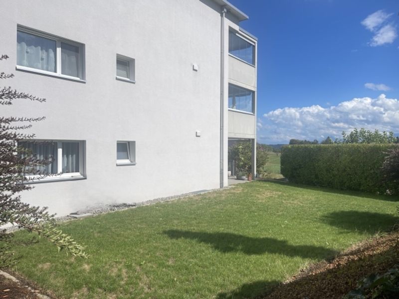 4½-Zi-Gartenwohnung - Wohnen mit Komfort und Weitsicht - 3