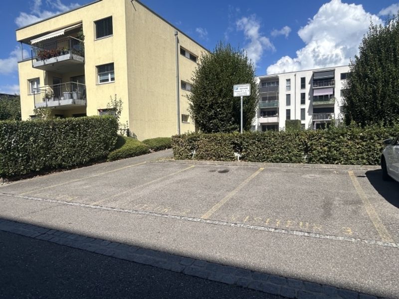 Zu vermieten
Wunderschöne Büroräumlichkeiten mit 3.5 Zimmern
Mit Parkplatz - 3