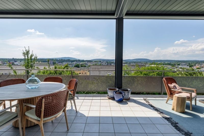 Wohnen mit Weitblick an begehrter Lage - 1