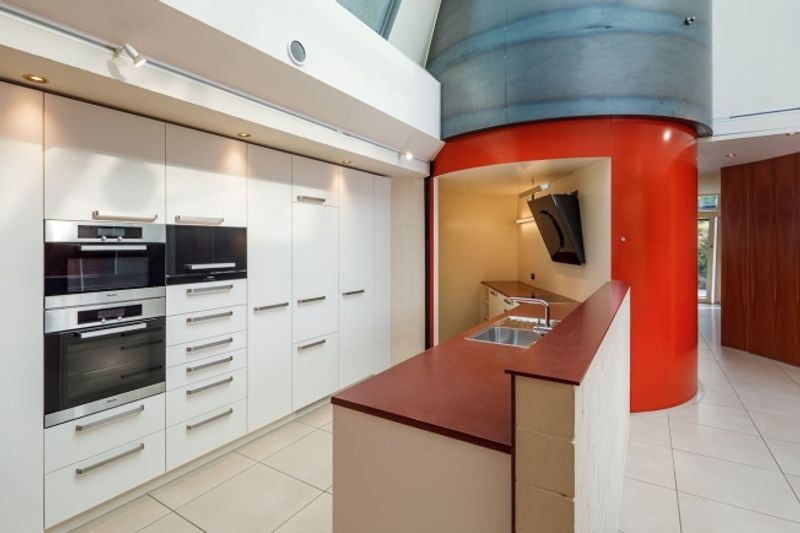 Grosse, moderne 6.5 Zimmer-Wohnung - 3