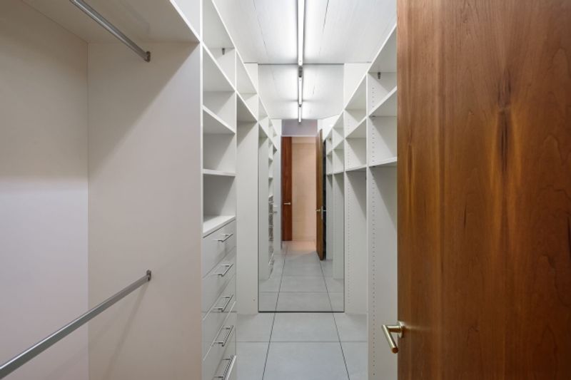 Grosse, moderne 6.5 Zimmer-Wohnung - 6