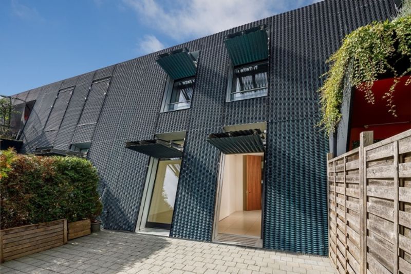 Grosse, moderne 6.5 Zimmer-Wohnung - 11