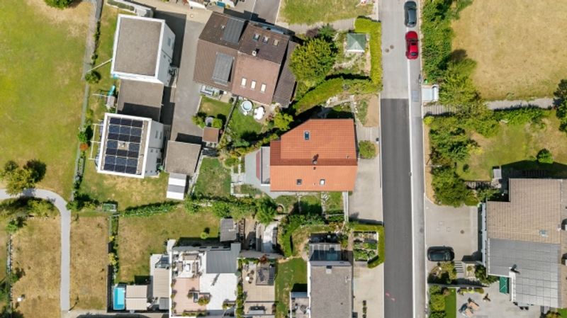 7-Zimmer-Einfamilienhaus mit Einliegerwohnung in Dürnten kaufen - 2