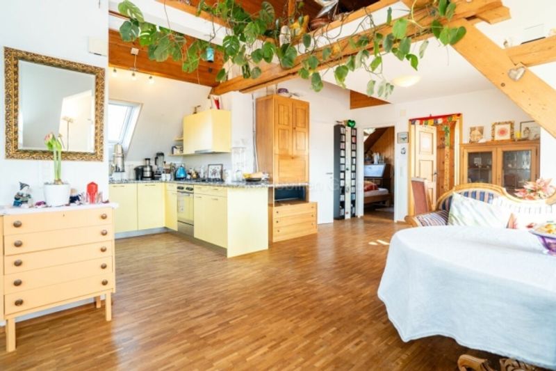 Charmantes Dreifamilienhaus mit Garten in Winterthur-Veltheim - 9