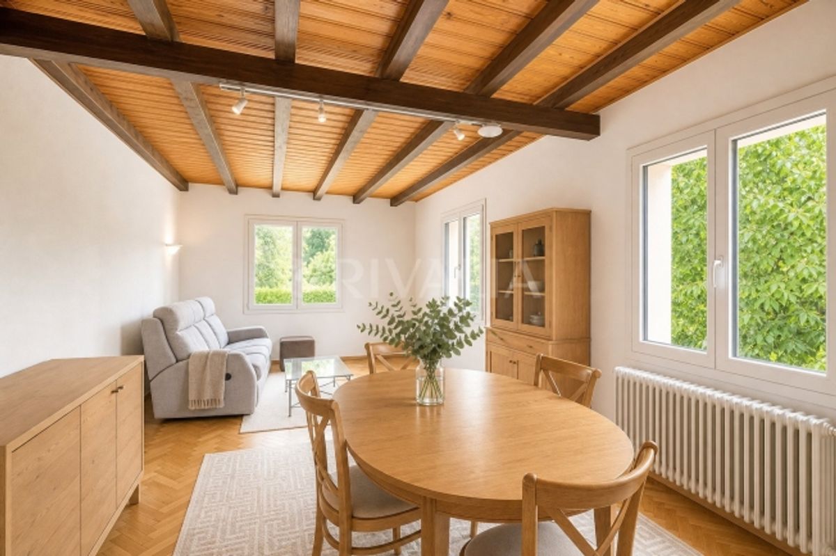 Exklusiv Freistehende Villa mit großem Garten und großem Renovierungspotenzial - 1