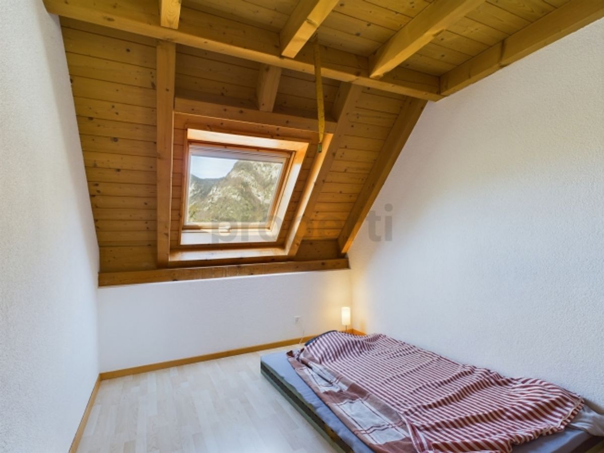 Grosszügige 5.5-Zimmer-Dachwohnung in Mels - 6