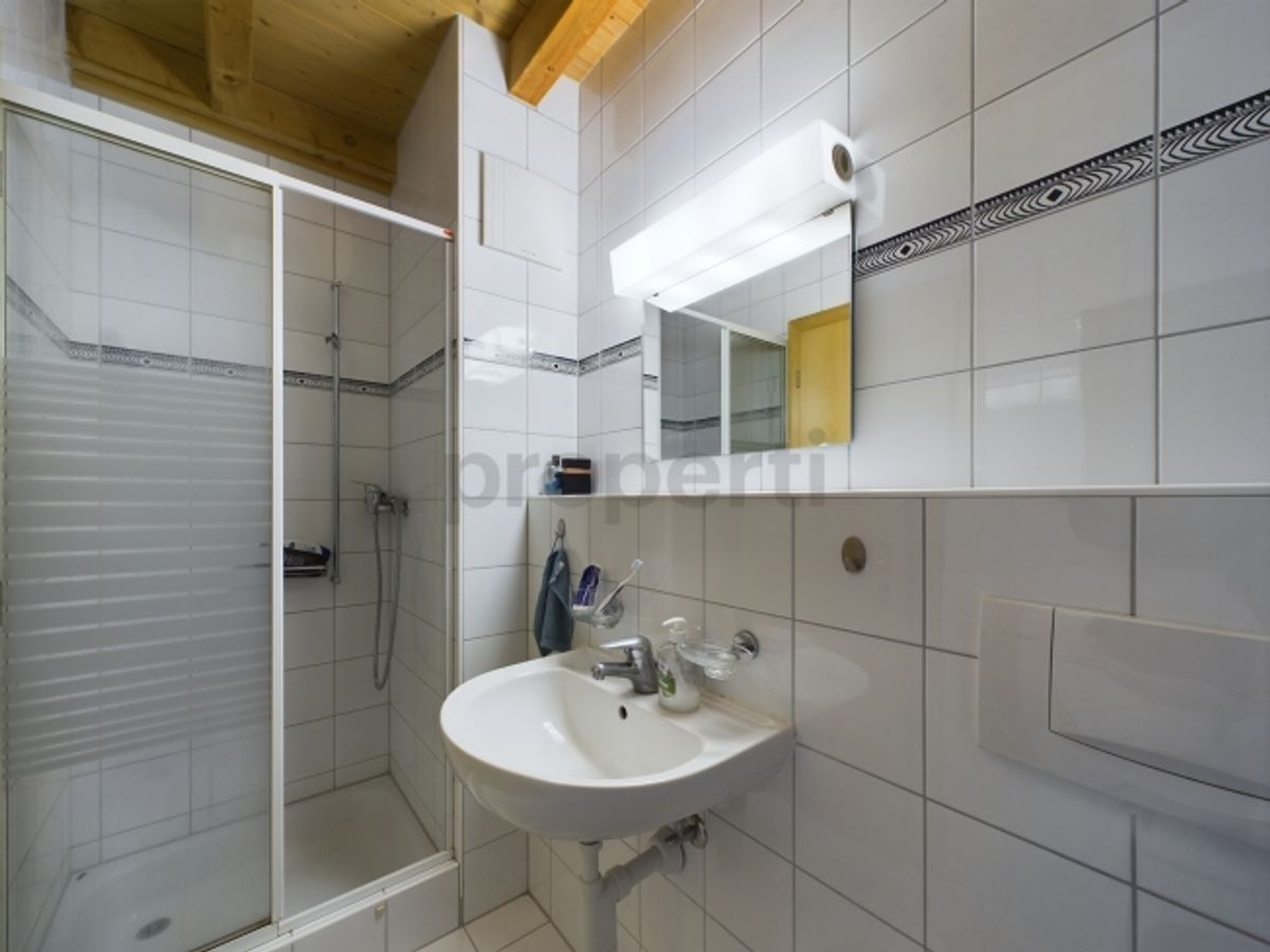 Grosszügige 5.5-Zimmer-Dachwohnung in Mels - 8