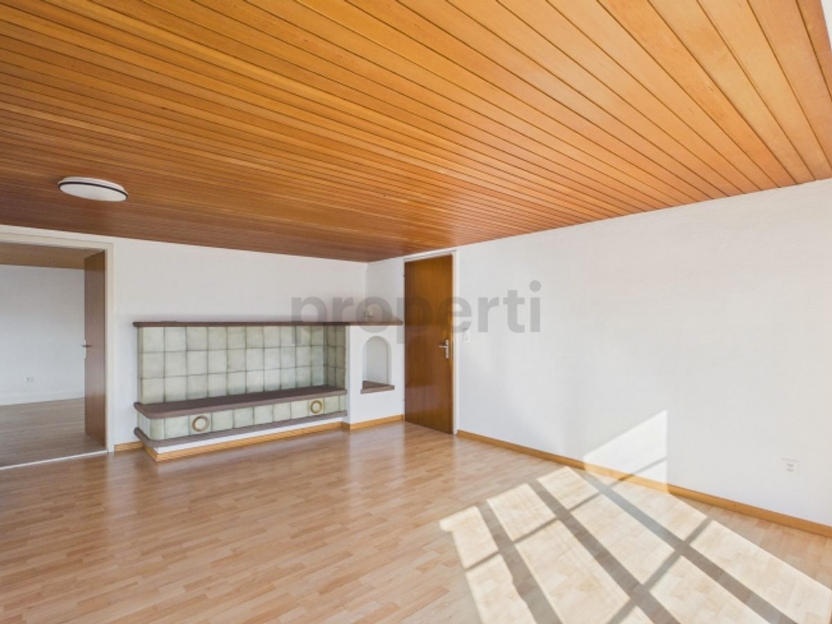 Charmante und lichtdurchflutete Wohnung mit schönem Balkon, inkl. einem Parkplatz - 4