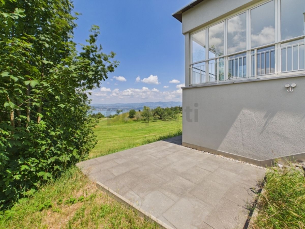 Hoch über dem Zürichsee mit unverbaubarem Seeblick - 9