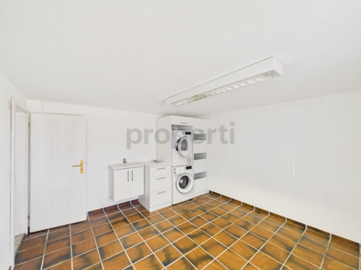 Hoch über dem Zürichsee mit unverbaubarem Seeblick - 11