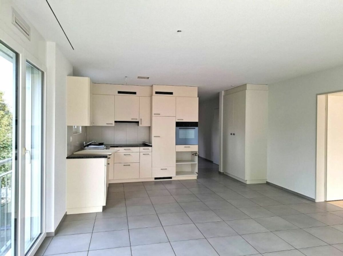 SCHÖNE WOHNUNG MIT GROSSEM BALKON - 4