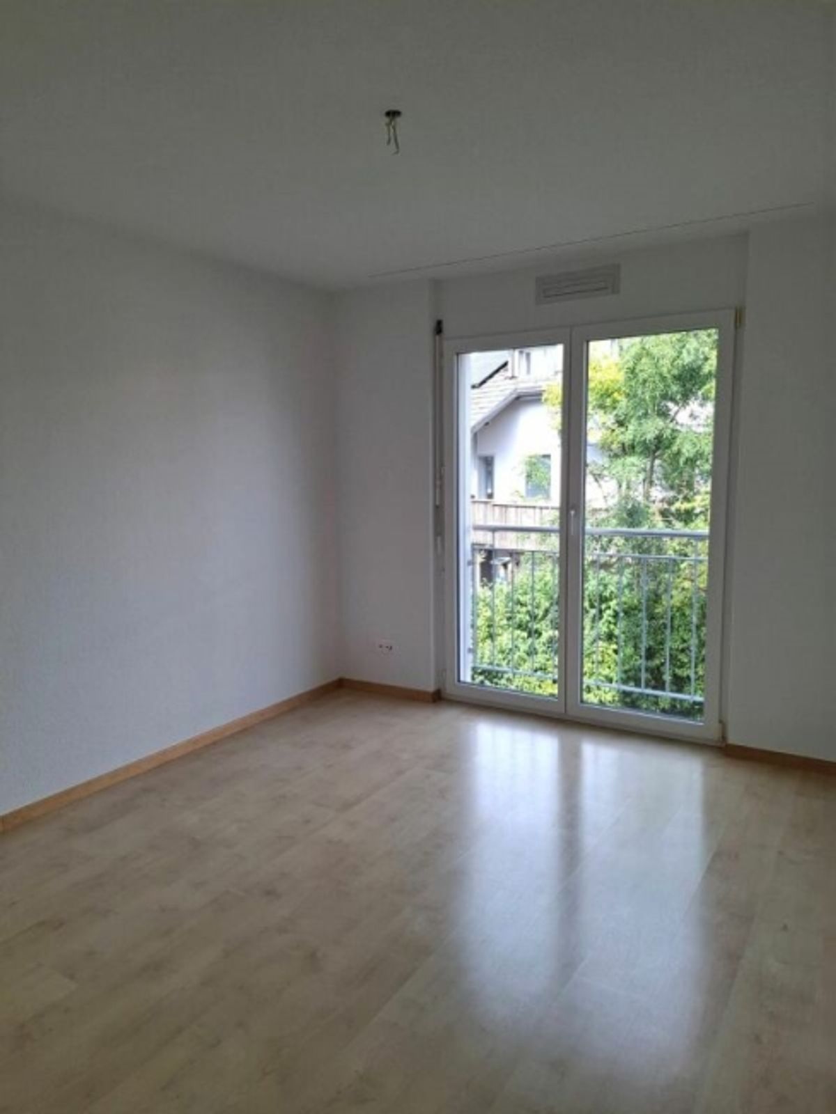SCHÖNE WOHNUNG MIT GROSSEM BALKON - 8