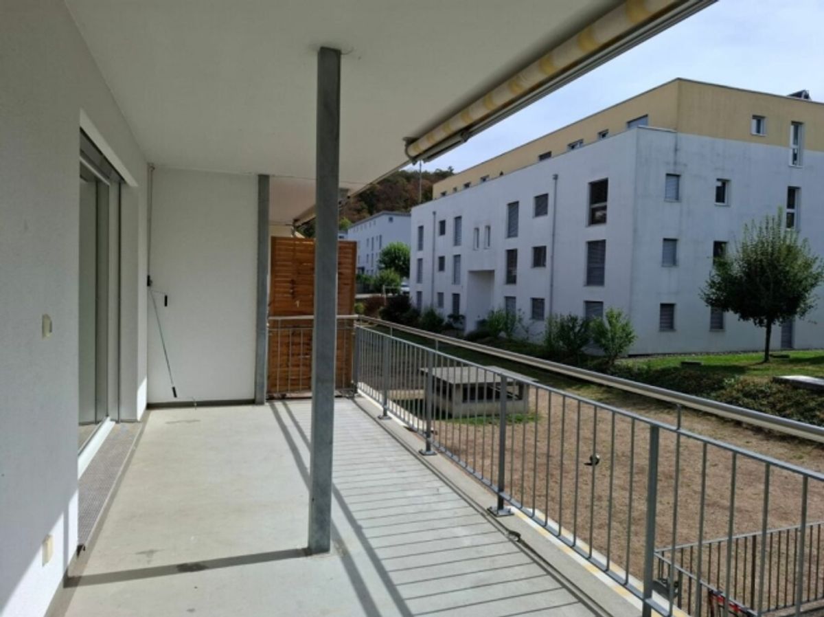 SCHÖNE WOHNUNG MIT GROSSEM BALKON - 1