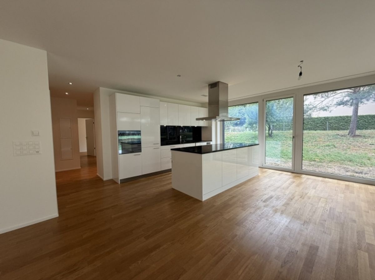 Willkommen in dieser modernen und grosszügigen 4.5-Zimmer-Wohnung - 1