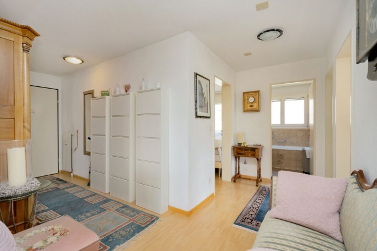 Gepflegte 4.5- Zimmer Wohnung an ruhiger Lage - 2
