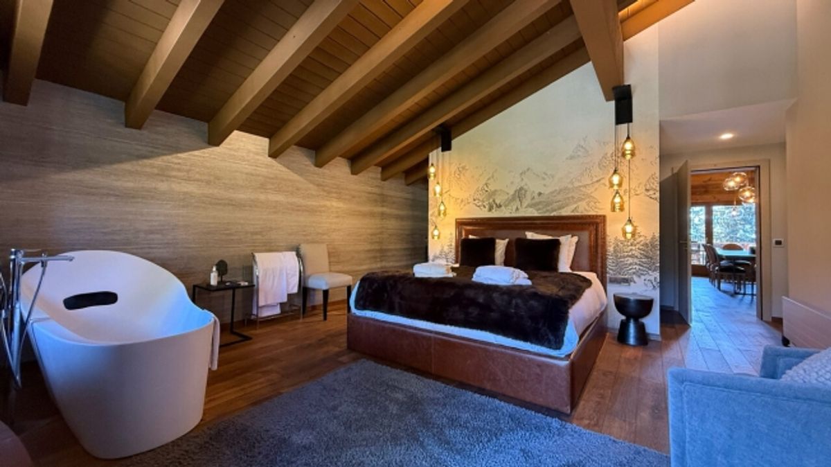 LOC 204 – PALM SPRINGS – ATTIQUE - 7