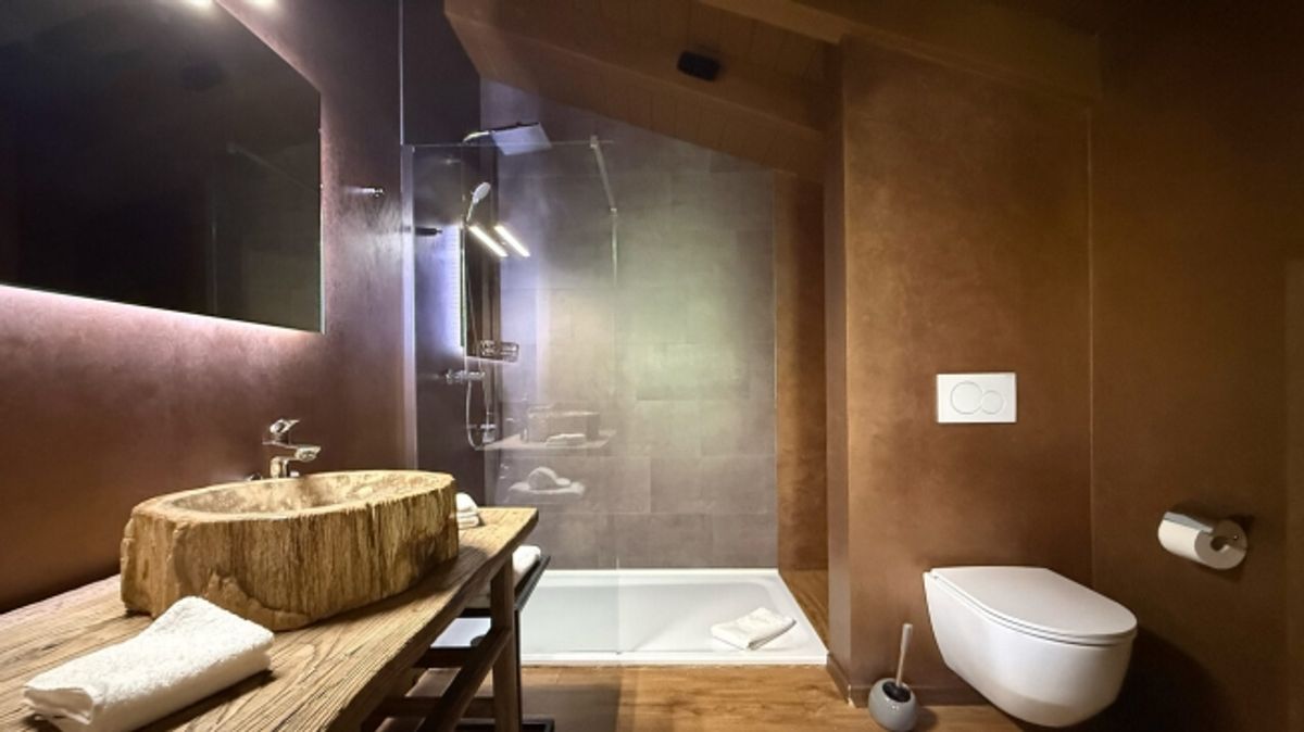 LOC 204 – PALM SPRINGS – ATTIQUE - 12