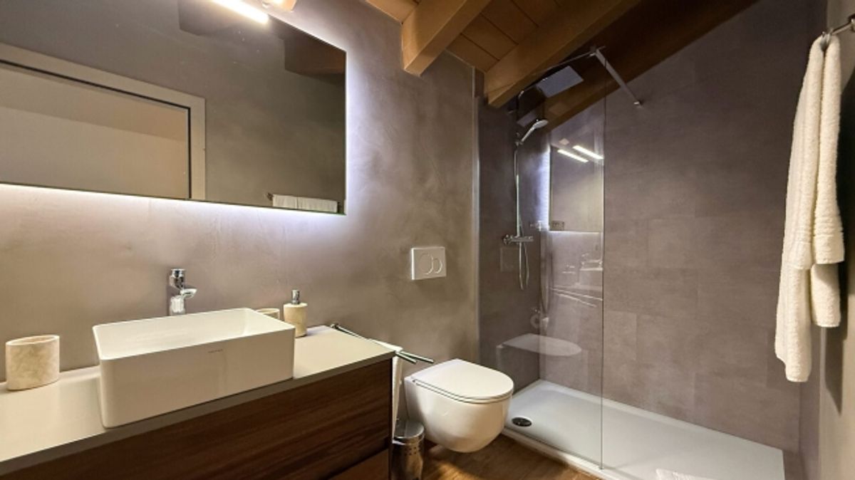 LOC 204 – PALM SPRINGS – ATTIQUE - 14
