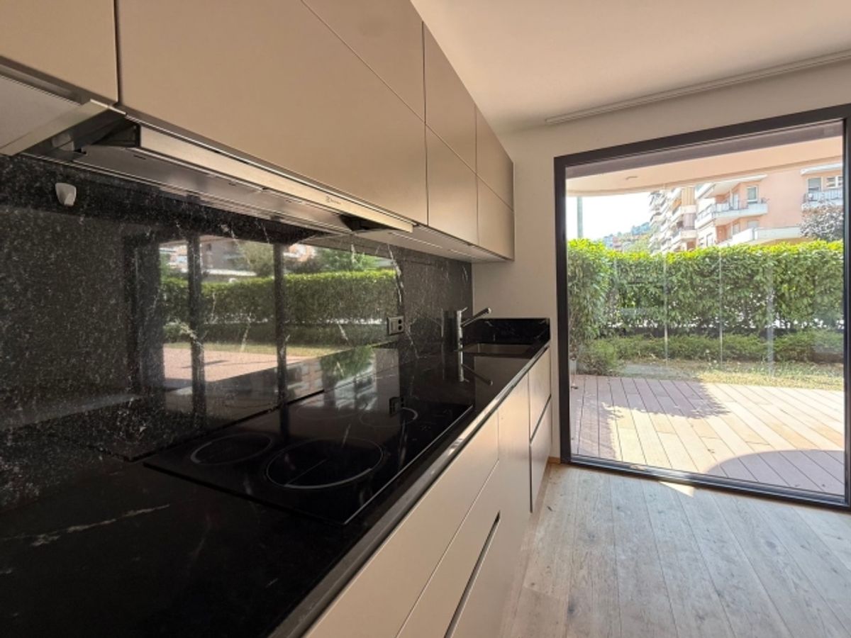 Luxuswohnung mit 4,5 Zimmern und Garten - 0