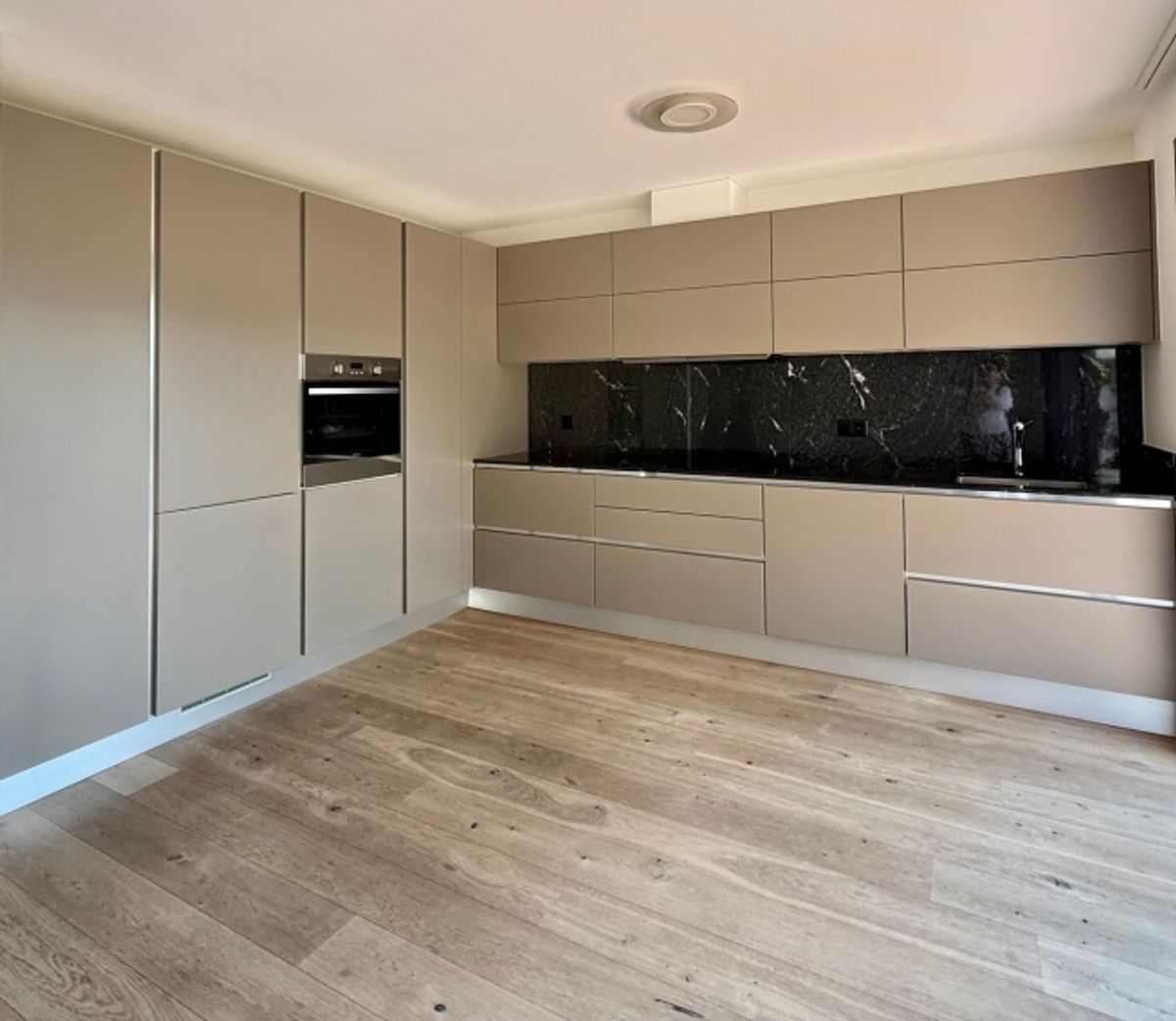 Luxuswohnung mit 4,5 Zimmern und Garten - 1