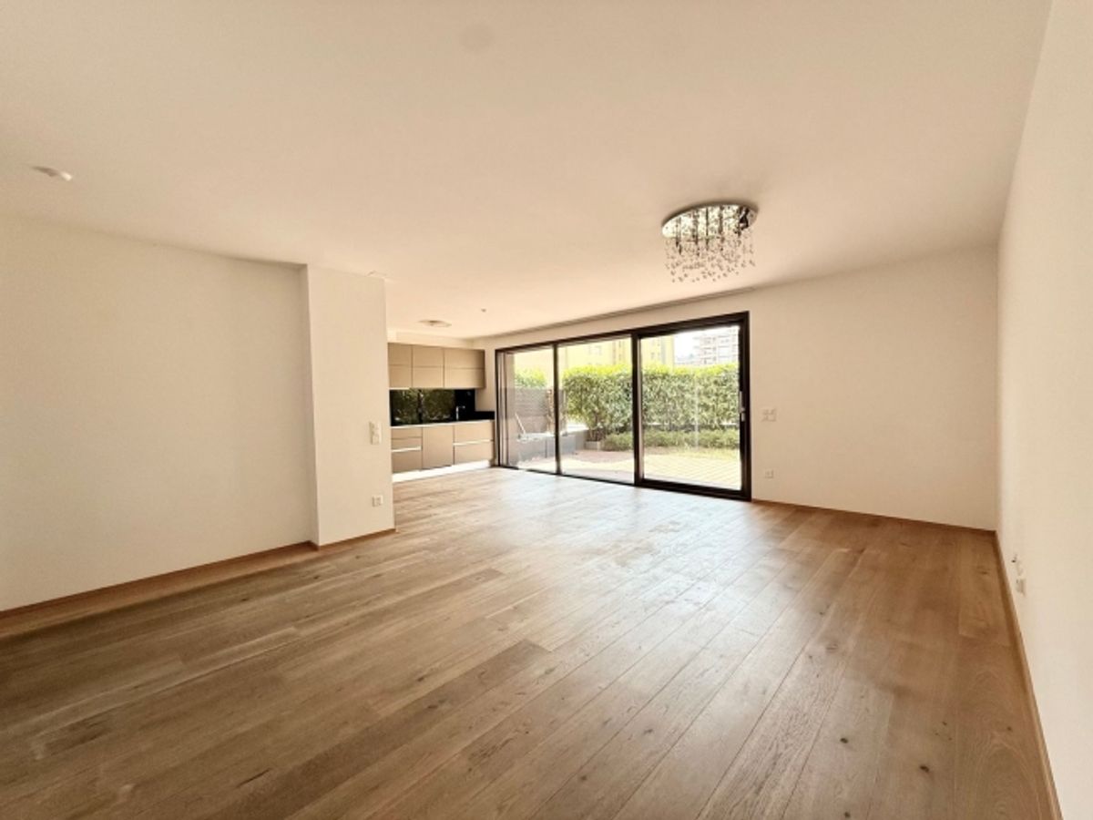 Luxuswohnung mit 4,5 Zimmern und Garten - 2