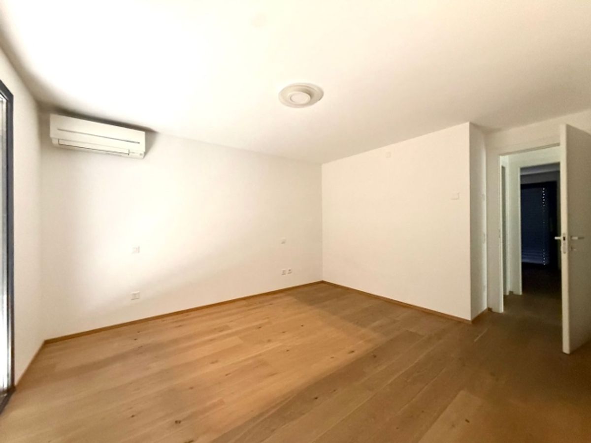 Luxuswohnung mit 4,5 Zimmern und Garten - 3