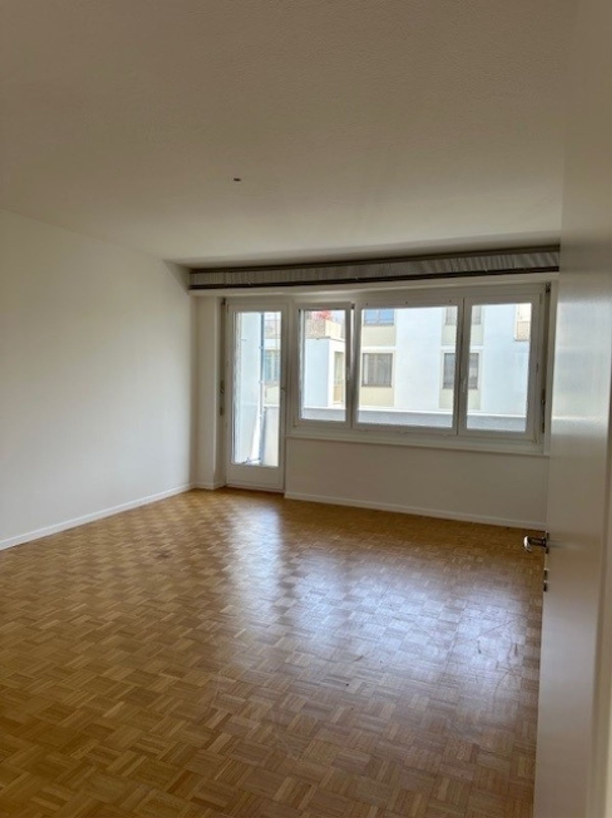 Befriste 3-ZWG im EG in 8048 Zürich bis 31.03.2027 zu vermieten - 2