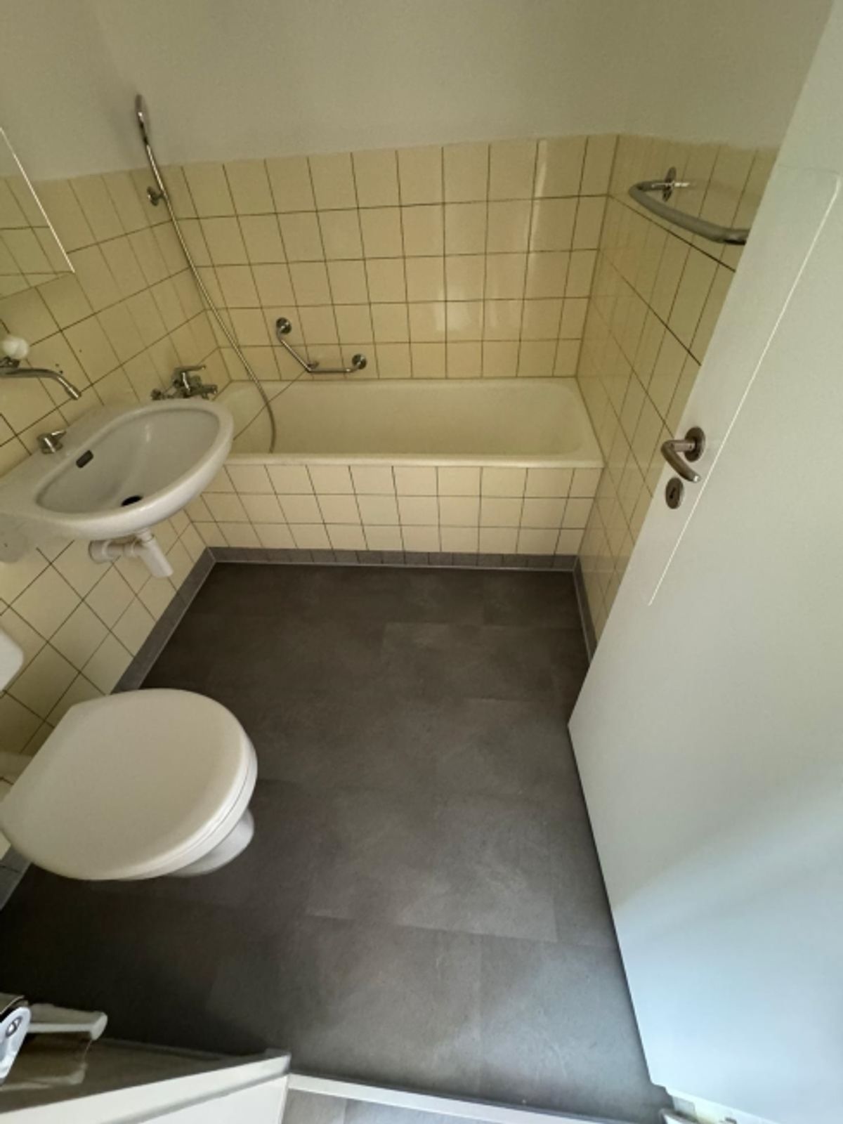 Befriste 3-ZWG im EG in 8048 Zürich bis 31.03.2027 zu vermieten - 5