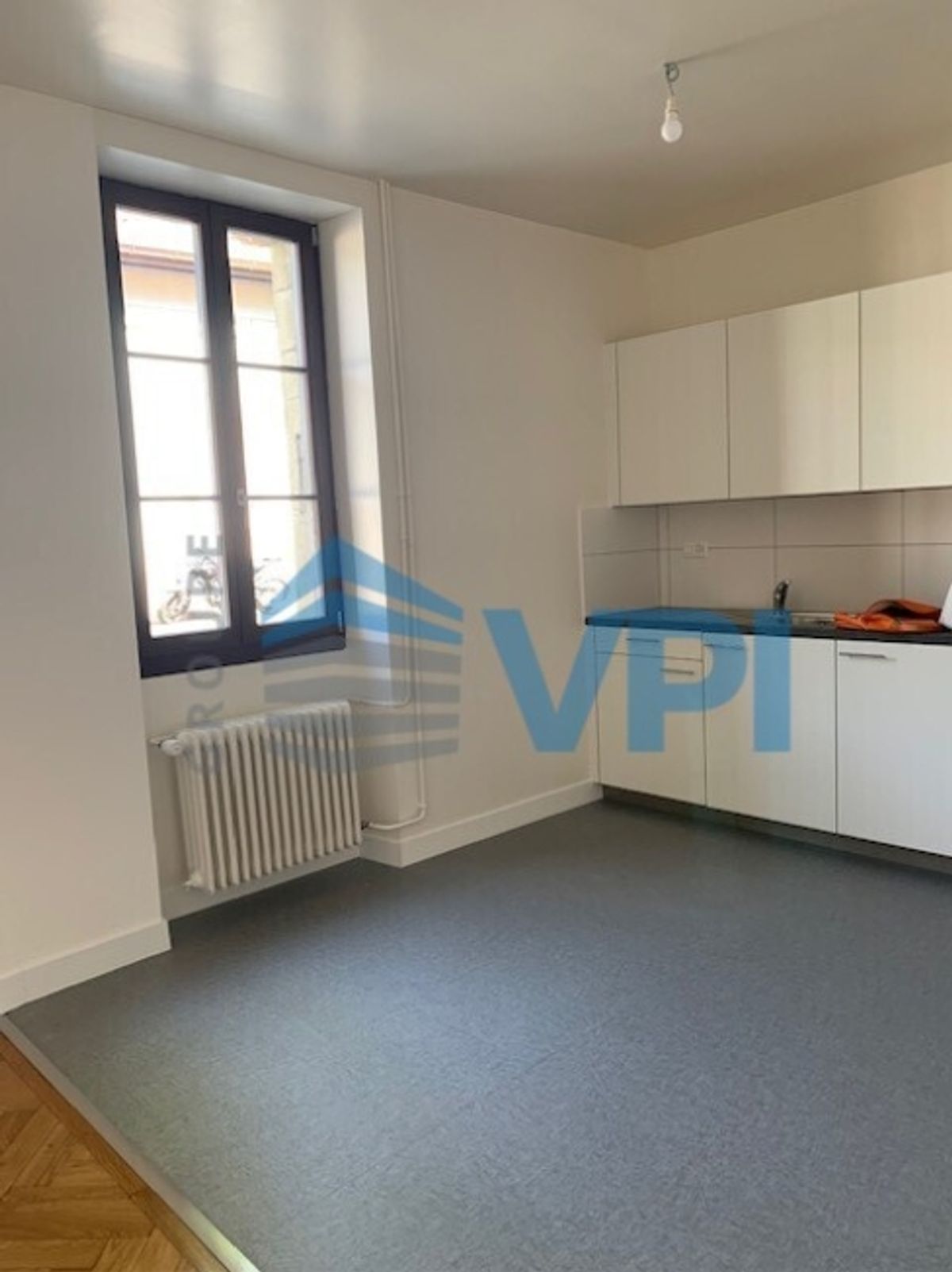 Moderne 2,5-Zimmer-Wohnung in einem Dorfhäuschen - 3