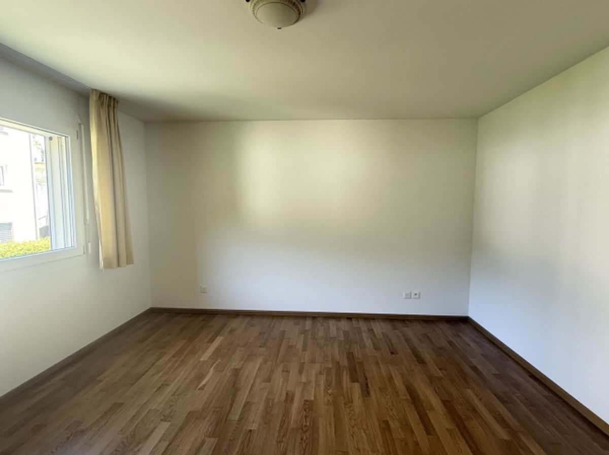4.5-ZIMMERWOHNUNG MIT GROSSZÜGIGEM BALKON UND
VIELSEITIGEN NEBENRÄUMEN - 6