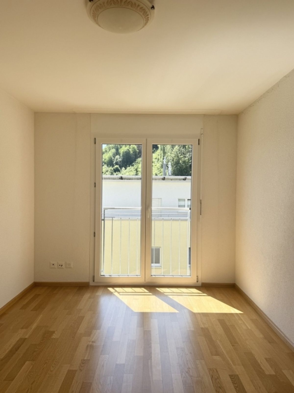 4.5-ZIMMERWOHNUNG MIT GROSSZÜGIGEM BALKON UND
VIELSEITIGEN NEBENRÄUMEN - 8